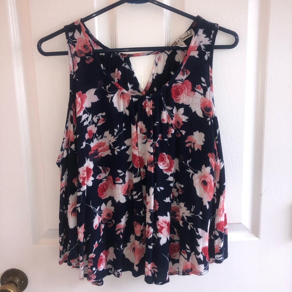 Shoulder cutout blouse
